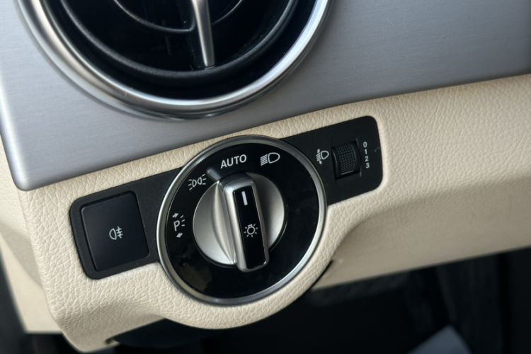 Used Mercedes-Benz GLK-Class 2015 GLK 260 4MATIC Dynamic Edition Ultimate Version