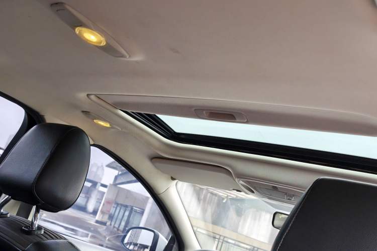 Used Ford Focus 2015 Hatchback 1.6L Automatic Fashion Edition
