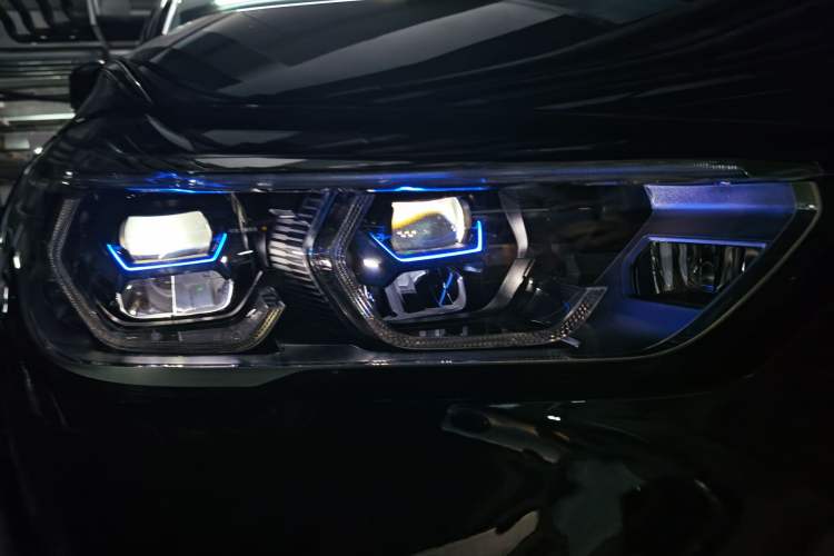 Used BMW X5 2022 Restyled xDrive 30Li Luxury Version M Sport Package
