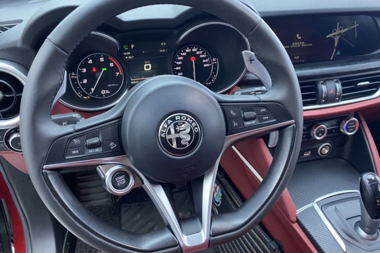 Used Alfa Romeo Stelvio 2017 2.0T 280HP Luxury Edition
