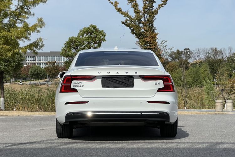 Used Volvo S60 2024 B4 Zhiyi Luxury Edition
