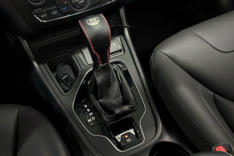 Used  Cherokee 2019 2.0T Two-Wheel Drive Smart Enjoyment Version China VI
