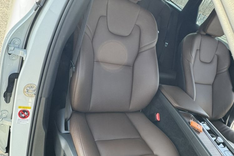 Used Volvo XC60 2023 B5 4x4 Smart Luxury Edition
