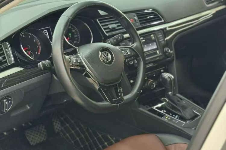 Used Volkswagen Lamando 2015 330TSI DSG Comfort Edition
