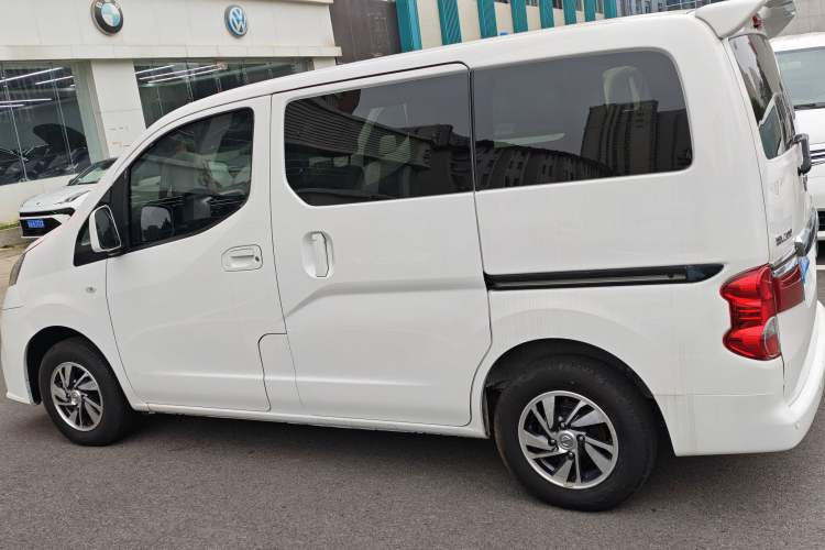 Used Nissan NV200 2018 1.6L CVT Luxury Model
