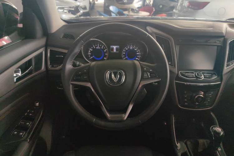 Used Changan CS75 2017 Shangku Edition 1.5T Manual ZhiXiang Model
