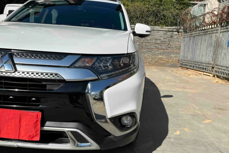 Used Mitsubishi Outlander 2020 2.4L 4x4 Zhi Xiang Edition 5 Seats
