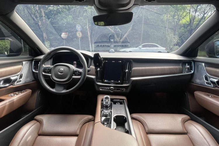 Used Volvo S90 2023 B5 Luxury Smart Edition
