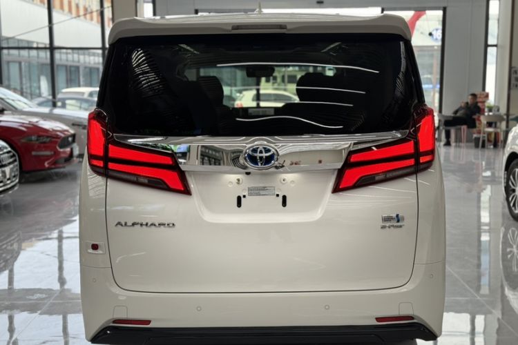 Used Toyota Alphard 2021 Dual-Engine 2.5L Luxury Edition
