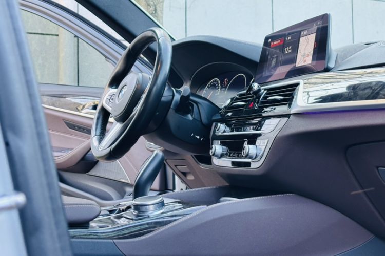 Used BMW 5 Series 2019 525Li M Sport Package
