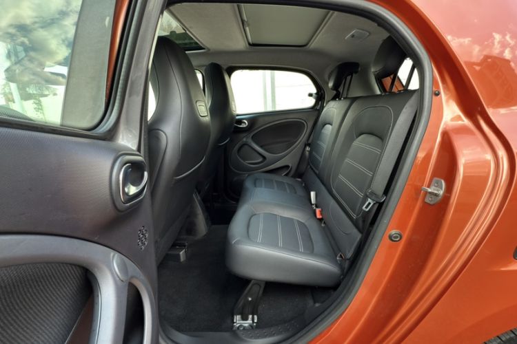 Used  forfour 2016 0.9T 66 kW Pioneer Edition
