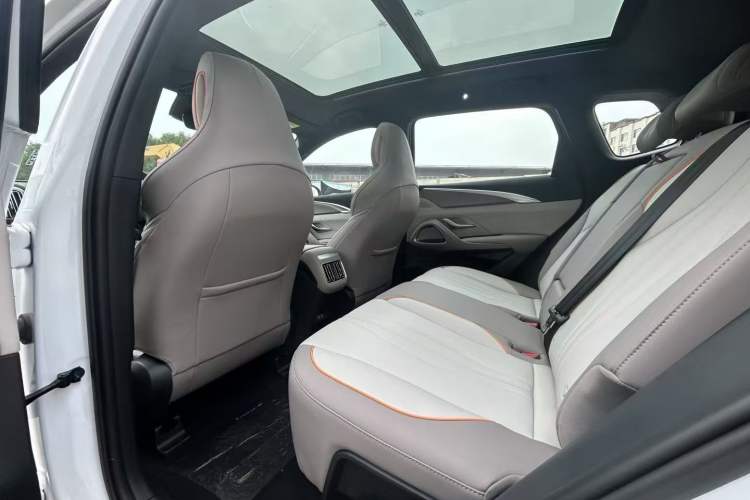 Used BYD Song Pro New Energy 2024 HONOR Edition DM-i 110KM Beyond Model
