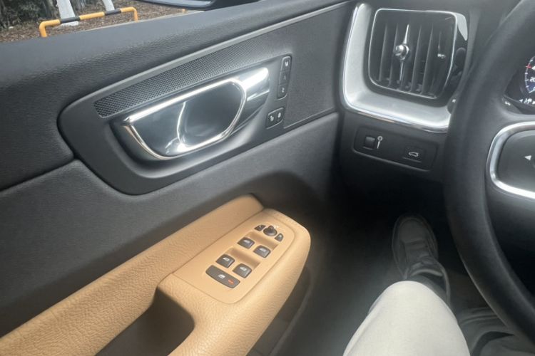 Used Volvo XC60 2019 T5 4x4 Smart Edition China V Standard
