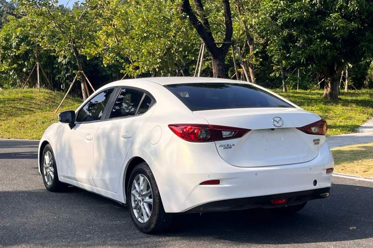 Used Mazda Mazda 3 Axela 2016 Sedan 1.5L Automatic Luxury Model
