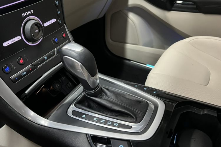 Used Ford Edge 2015 2.0T GTDi Four-Wheel Drive Prestige Model
