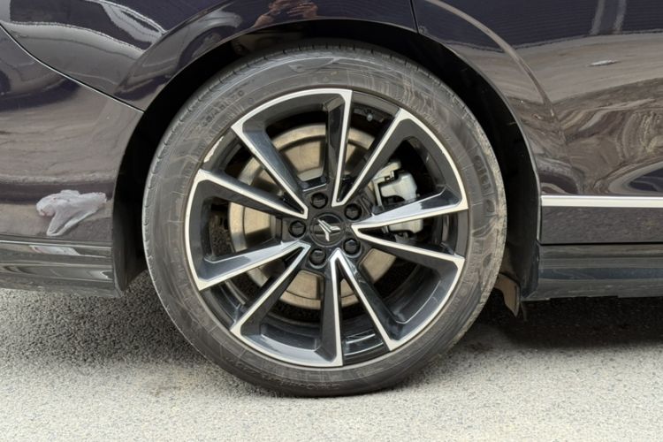 Used VOYAH PASSION 2024 PHEV Four-Wheel Drive Ultra-Long Range Flagship Model