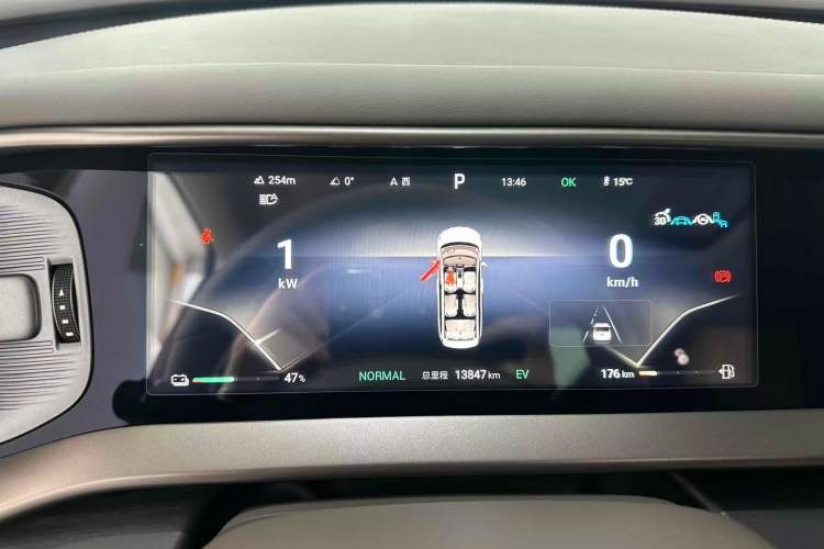 Used Denza D9 2022 DM-i 970 Four-Wheel Drive Prestige Model
