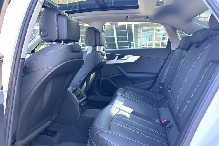 Used Audi A4L 2024 40 TFSI Fashion Dynamic Model
