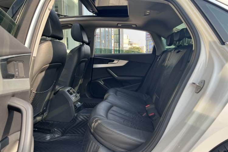 Used Audi A4L 2019 40 TFSI Fashion Edition China VI Emission Standard
