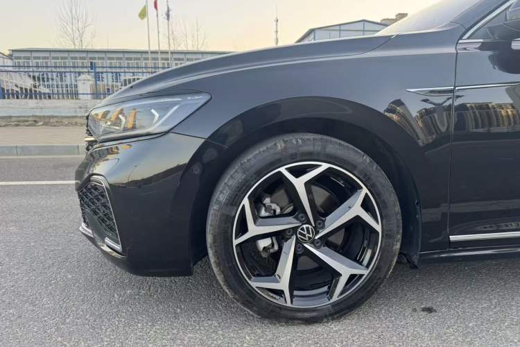 Used Volkswagen Passat 2024 380TSI Starry Dragon Edition