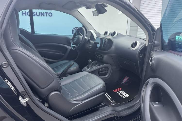 Used  fortwo 2018 1.0L 52kW Hardtop Dynamic Version China V
