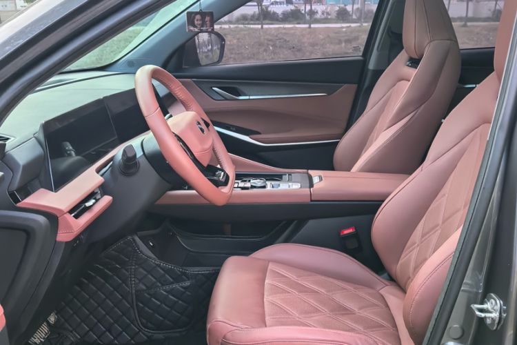 Used Changan CS75 PLUS 2023 3rd Generation 1.5T Automatic Prestige Model
