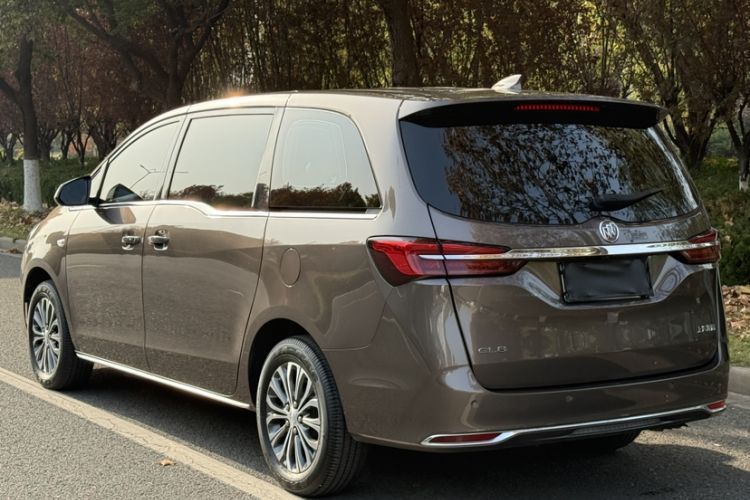 Used Buick GL8 2023 Land Executive Class Smart Enjoyment Model
