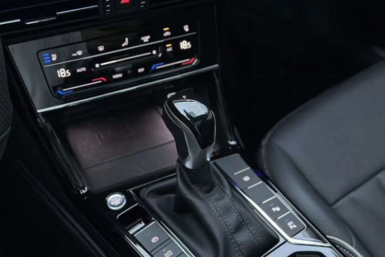 Used Volkswagen Passat 2023 380TSI Flagship Edition
