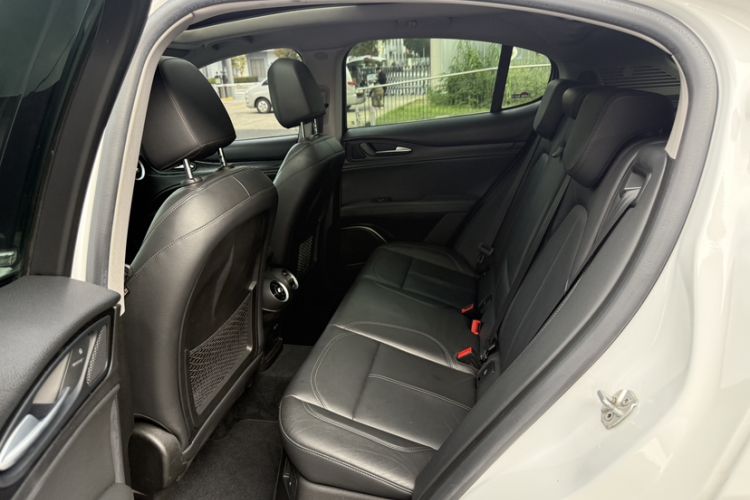 Used Alfa Romeo Stelvio 2017 2.0T 200HP Luxury Edition