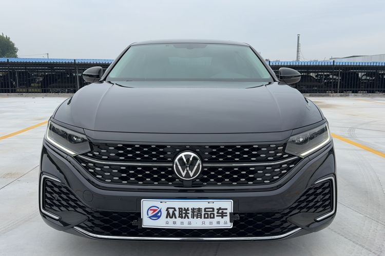 Used Volkswagen Passat 2022 330TSI Starry Elite Edition Custom Version
