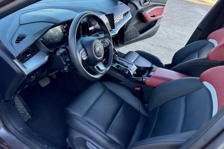 Used MG 5 2021 Revised Version 180 DVVT CVT Youth Luxury Edition
