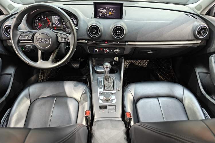 Used Audi A3 2020 Restyled Limousine 35 TFSI Ambition Version China VI
