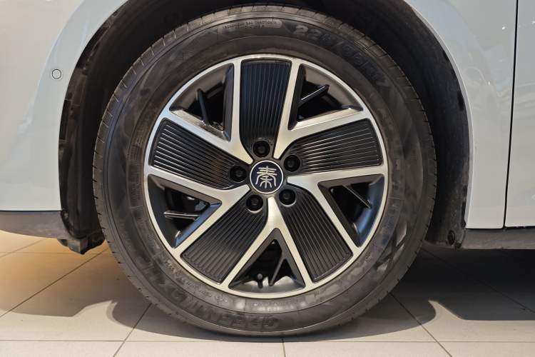 Used BYD Qin L 2025 DM-i Smart Drive 120KM Superior Model