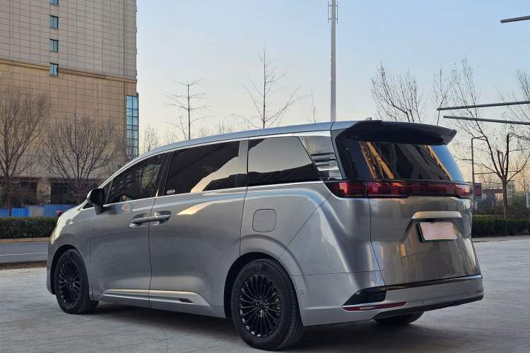 Used Denza D9 2022 EV 600 Four-Wheel Drive Flagship Model
