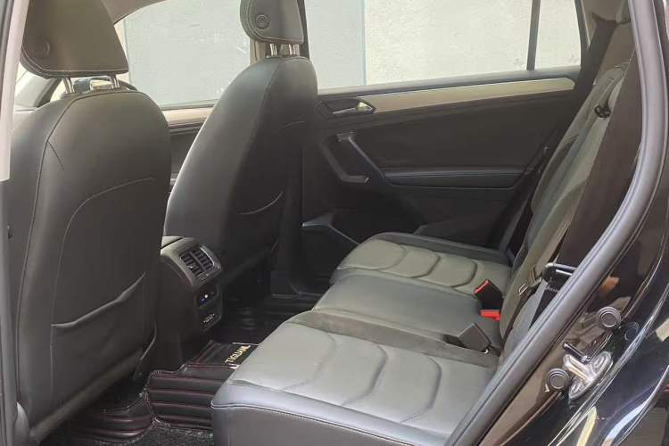 Used Volkswagen Tiguan L 2020 330TSI Automatic Two-Wheel Drive Panoramic Comfort Edition China VI Standard
