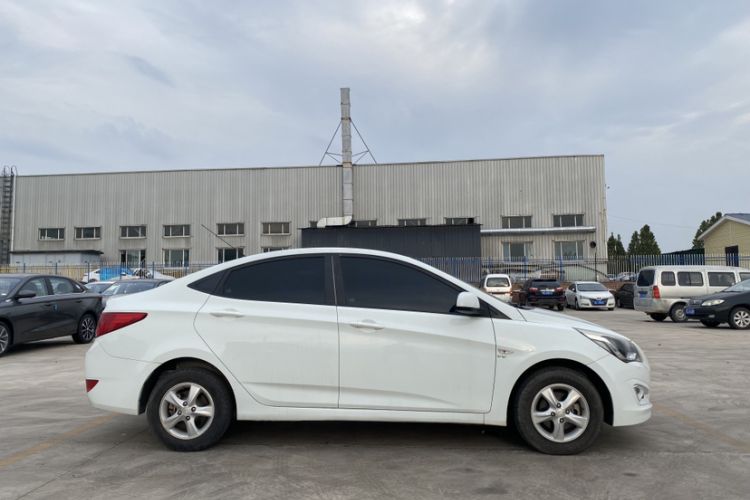 Used Hyundai Verna 2016 1.4L Manual Smart GLS Trim
