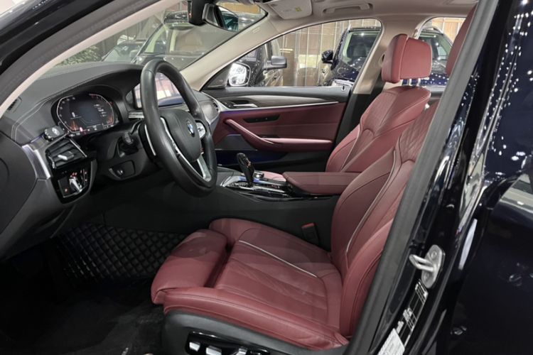 Used BMW 5 Series 2022 Second Facelift 530Li Luxury Edition Premium Package
