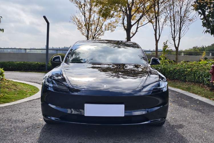 Used Tesla Model 3 2023 Long-Range All-Wheel-Drive Version

