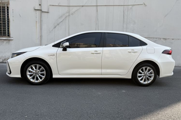 Used Toyota Corolla 2021 Dual-Motor 1.8L E-CVT Elite Edition
