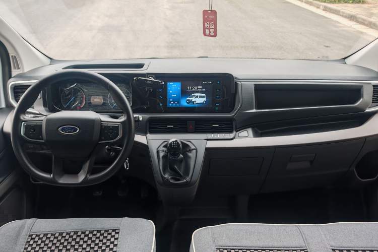 Used Ford Transit 2023 2.0T Diesel Manual Multifunction Commercial Vehicle Mid-axle Low-Roof Design 5/6 Seats
