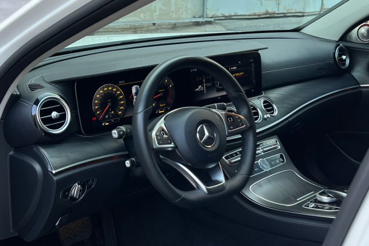 Used Mercedes-Benz E-Class 2018 Facelift E 200 L Sport 4MATIC
