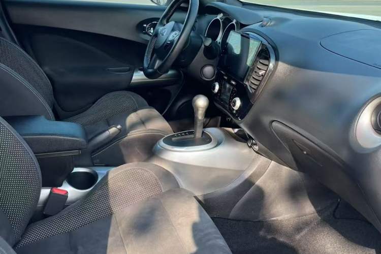 Used Infiniti ESQ 2014 1.6L Spontaneous Edition