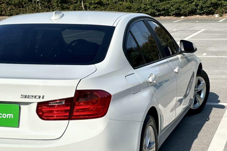 Used BMW 3 Series 2015 320i Luxury Line Stylish Edition
