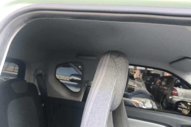 Used Wuling Hongguang MINIEV 2022 Macaron Premium Model – Lithium Iron Phosphate