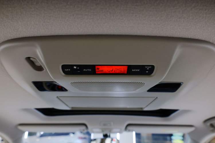 Used Nissan Quest 2015 3.5L SL
