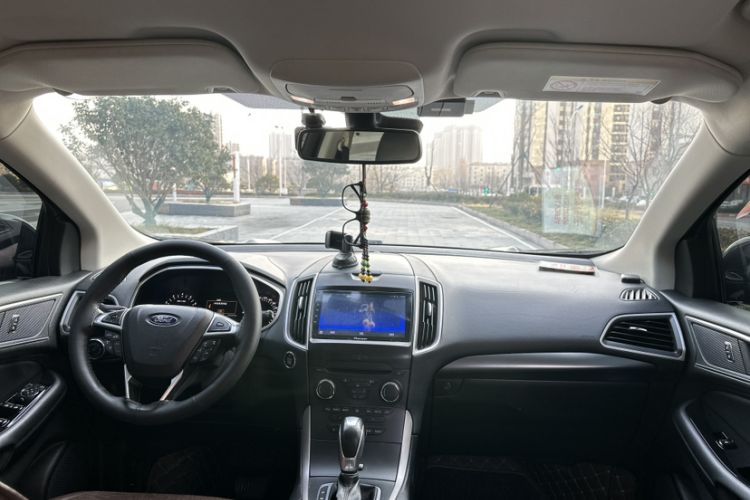 Used Ford Edge 2015 2.0T GTDi Two-Wheel-Drive Platinum Edition