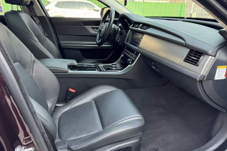 Used Jaguar XFL 2017 XFL 2.0T 200PS Windflower Edition
