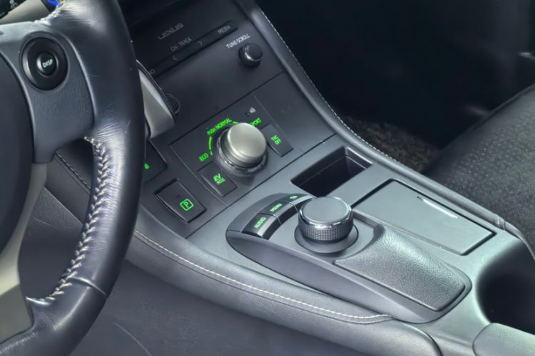 Used Lexus CT 2014 CT200h Comfort Edition Monochrome