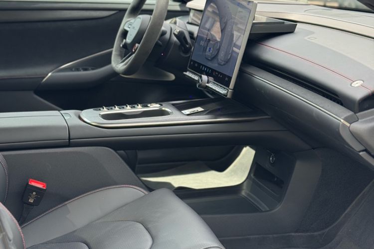 Used  SU7 2024 Four-Wheel Drive Ultra-Long Range Advanced Intelligent Driving Max Edition
