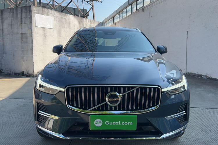 Used Volvo XC60 2023 B5 4x4 Smart Luxury Edition
